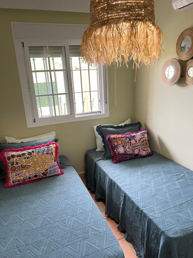 Вилла Casa Piscina Playa Barrosa Delfin 6 Чиклана-де-ла-Фронтера Экстерьер фото